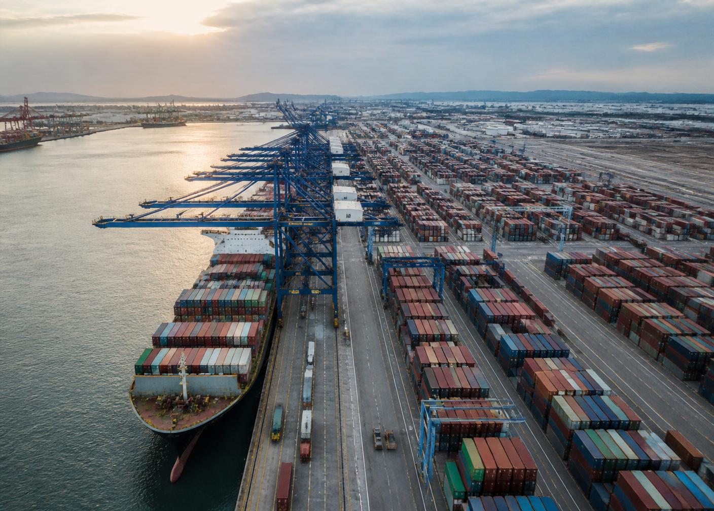 International container port